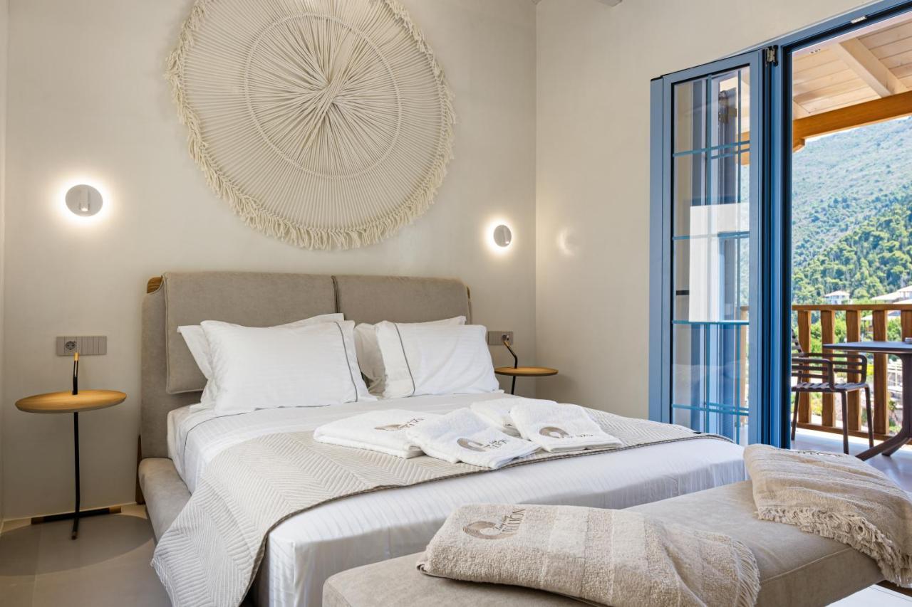 Tellion Suites อาโยส นิกีตัส ภายนอก รูปภาพ
