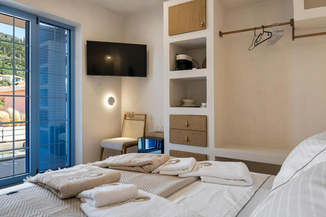 Tellion Suites อาโยส นิกีตัส ภายนอก รูปภาพ